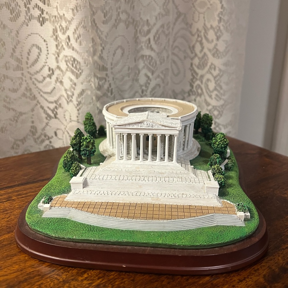 Danbury Mint - Jefferson Memorial
